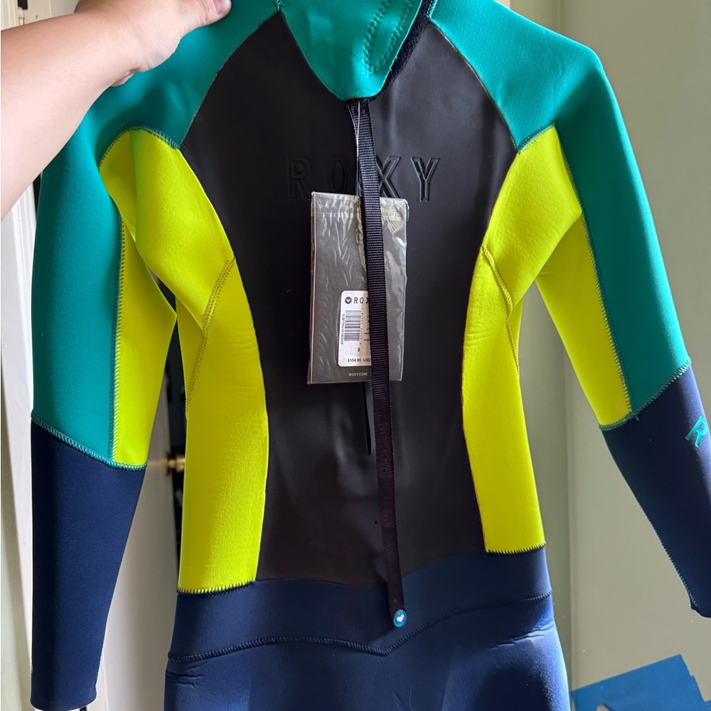 NWT! Roxy Wetsuit - Picture 3 of 5